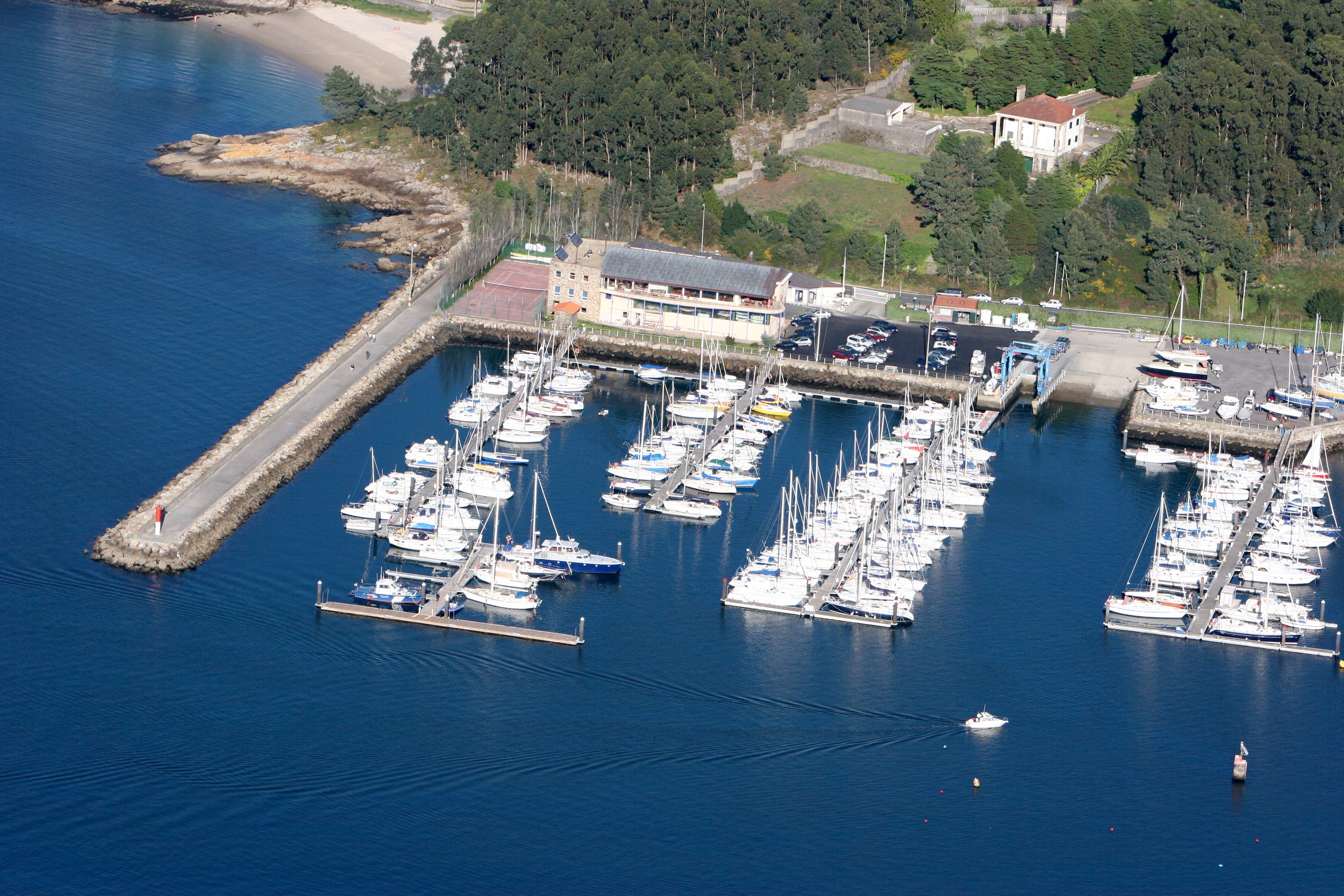 Marina - Real Club Náutico Portosin / Ria de Muros & Noia