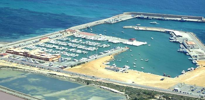 Marina - (c) http://www.mediterraneanlighthouse.com/v - Puerto de San Pedro del Pinatar