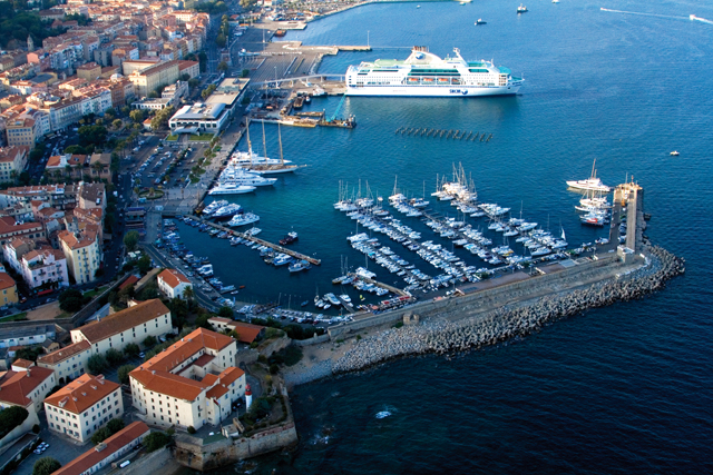 Marina - (c) http://www.visit-corsica.com - Port de Plaisance TINO-ROSSI