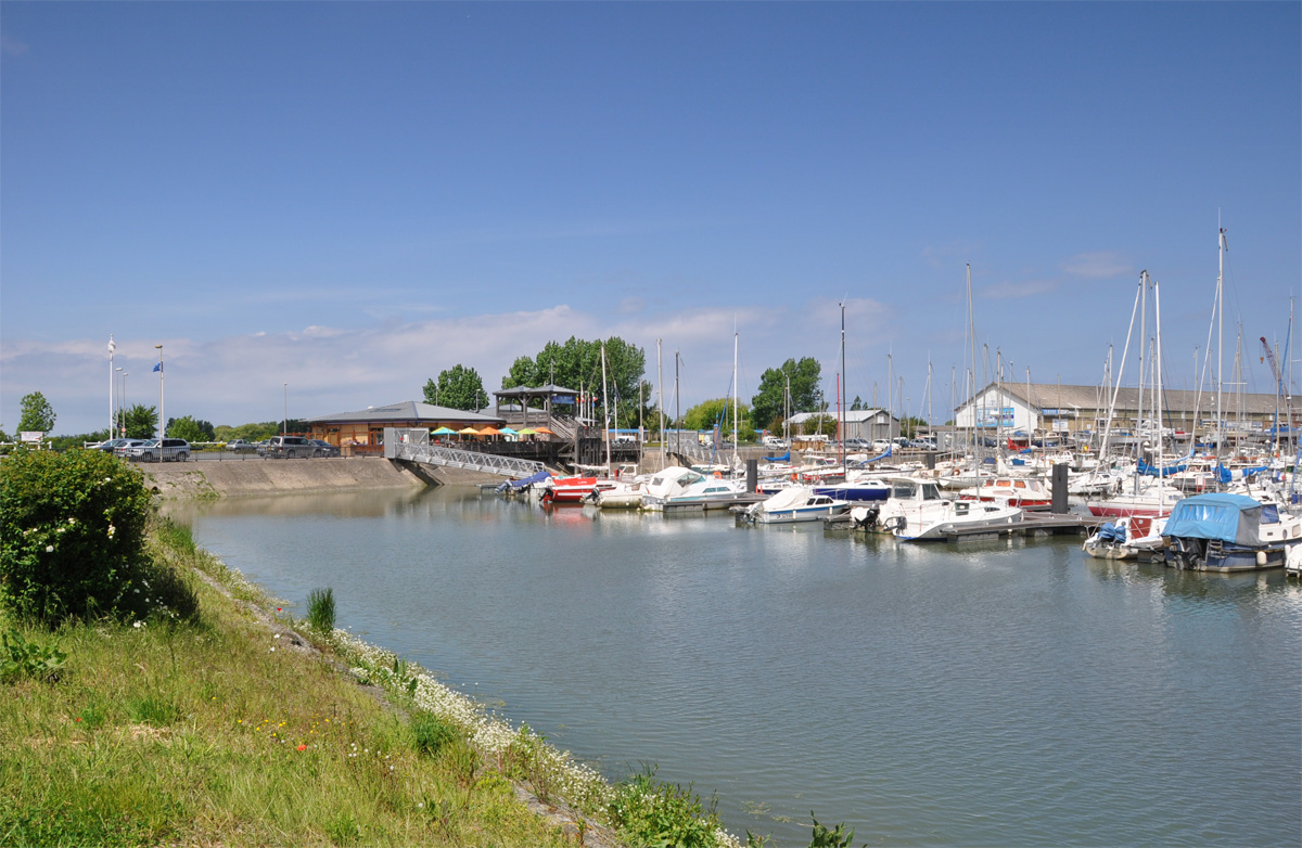 Marina - Bildquelle: http://www.portvaubangravelines.com/g-photos.php - Port de Plaisance Gravelines