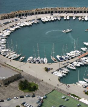 Marina - Bildquelle: www.rivaditraiano.com - Riva di Traiano