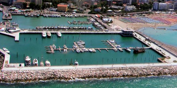 Marina - Quelle: www.marinadicattolica.it - Marina di Cattolica