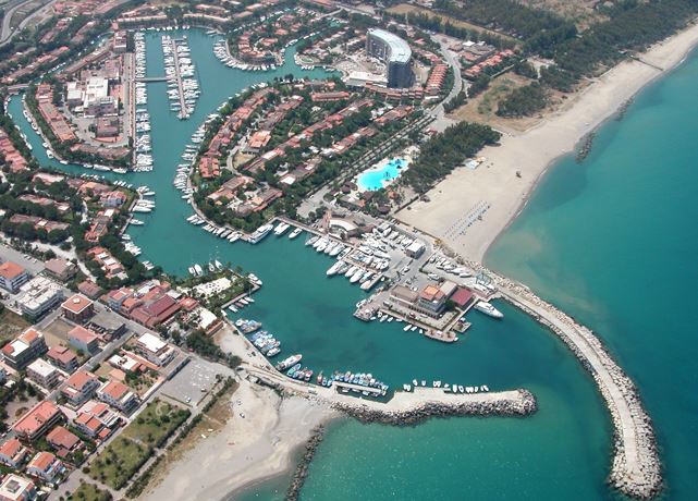 Marina - (c) http://www.marinadiportorosa.com - Marina di Portorosa