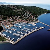 Yachthafen: Luftaufnahme 1 - Porto San Rocco Marina Resort S.r.l.