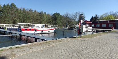 Yachthafen - Abwasseranschluss - Brandenburg - Unser Yachthafen verfügt über Dauer- und Gastliegeplätze sowie Campingmöglichkeit für Zelt und Wohnmobil.  - Yachthafen Marienwerder