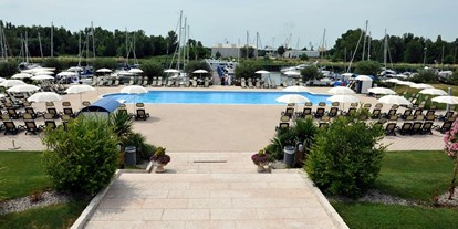Yachthafen - Trockenliegeplätze - Pool - Marina Lepanto