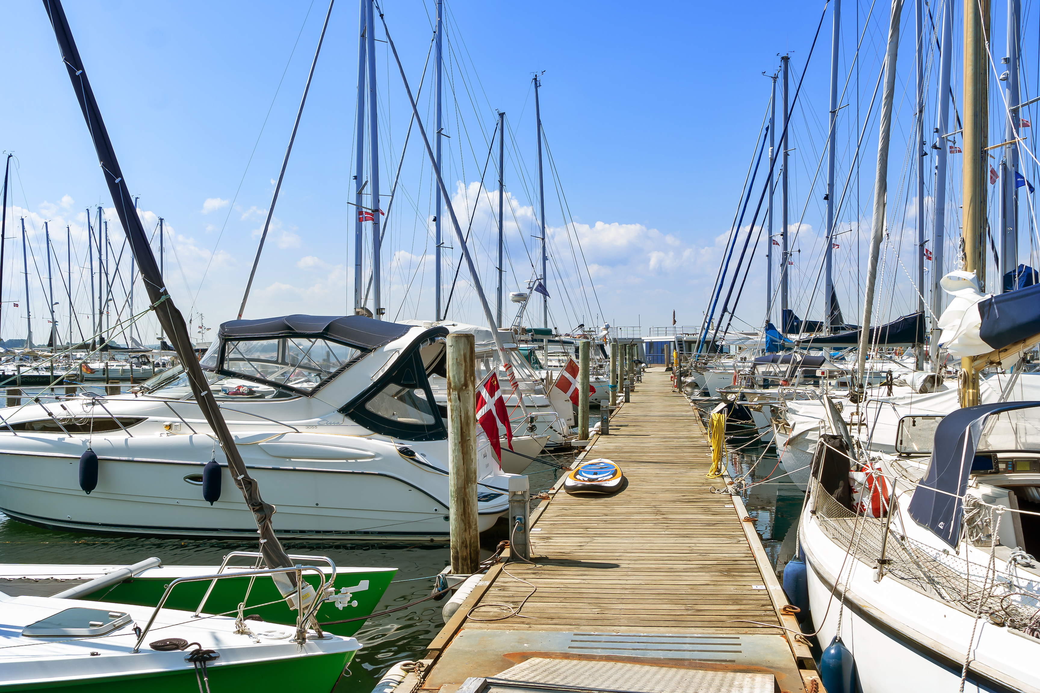 Yachthafen - Hunde erlaubt - Dänemark - Steg in Marina Toft - Marina Toft