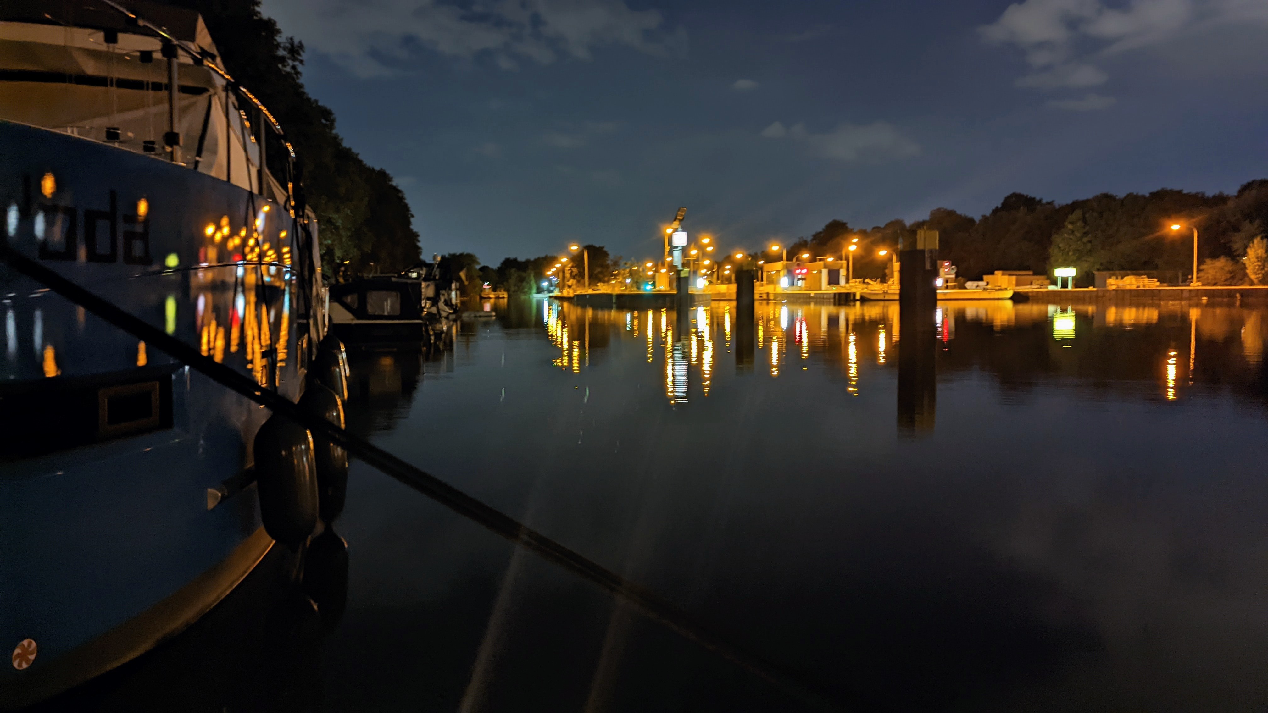 Yachthafen - Niederrhein - Hafenimpressionen bei Nacht  - Wohler´s Hafen an der Schleuse