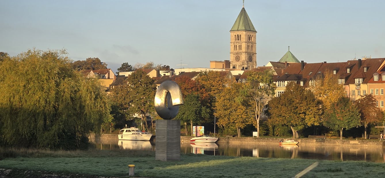 Yachthafen - Bootsfahrschule & Segelschule & Yachtcharter Dietz, Niederwerrner Str. 57, 97421 Schweinfurt ***
www.wassersport.dietz,com *** Tel. 0171 5224491 + 0171 5224492 ***

Sportbootführerscheine See und Binnen *** Sprechfunkzeugnisse LRC,SRC, UBI *** Sportküstenschifferschein SKS *** Sportseeschifferschein SSS *** Sporthochseeschifferschein SHS *** Fachkunde Seenotsignalmittel *** Segeltörns ***

Bootsfahrschule & Segelschule & Yachtcharter Dietz, Gutermann-Promenade, 97421 Schweinfurt ***
Main *** Liegeplätze im Oberwasser, rechtes Ufer *** Boote bis 25 m *** Tagesliegeplätze *** Dauerliegeplätze von April bis Oktober für Sportboote, Yachten und Hausboote *** - Liegeplätze Schweinfurt Gutermann-Promenade