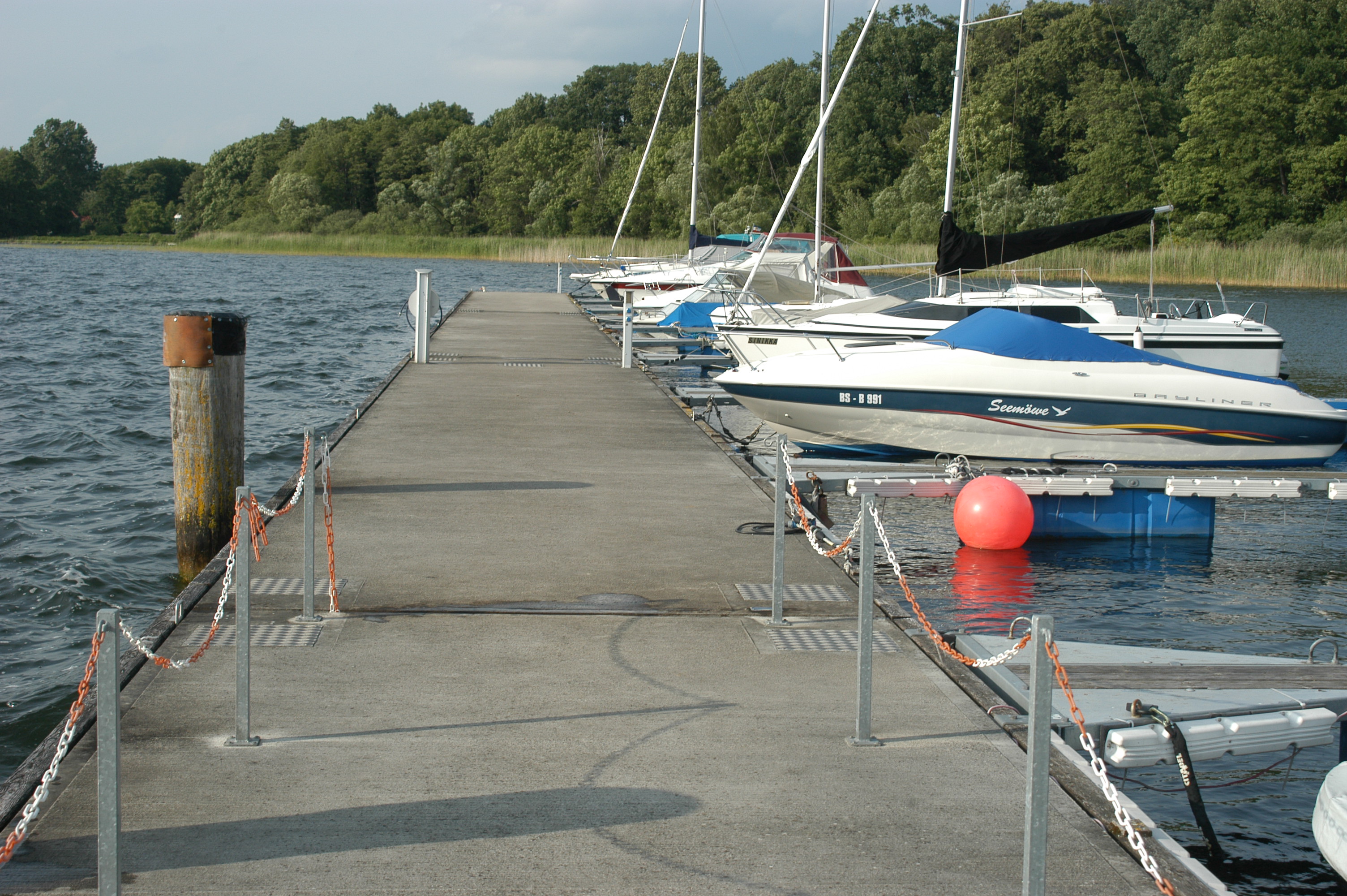 Yachthafen - Deutschland - Steganlage - Hafen Zislow