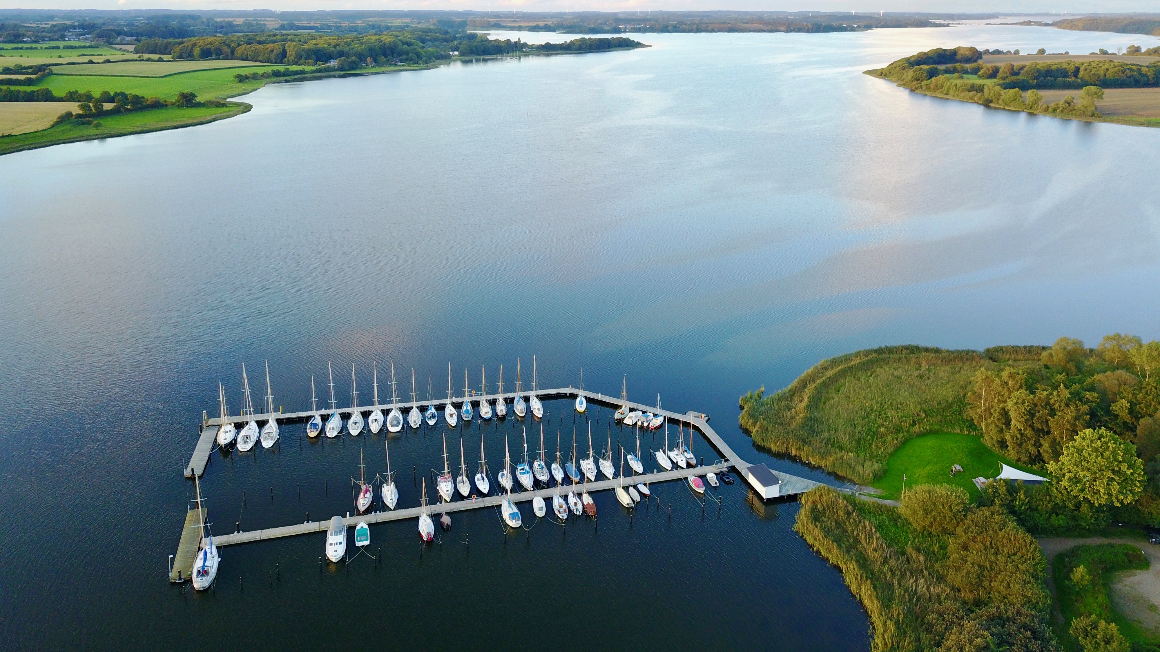 Marina: Luftaufnahme des Sportboothafens der Marina Hülsen - Marina Hülsen