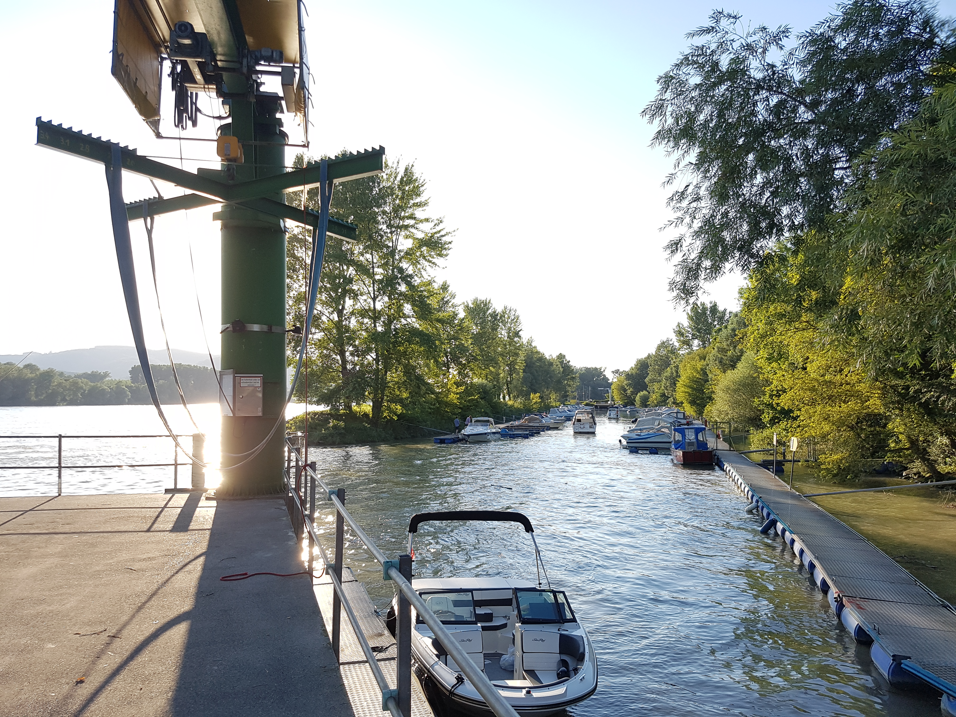 Yachthafen - W-LAN - WMCW Wasserski und Motorbootclub Wien