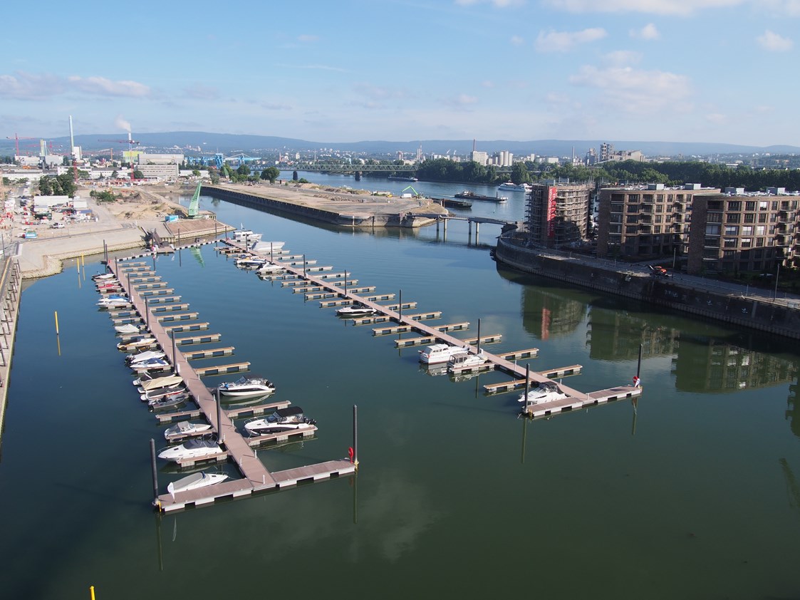 Marina: Die Marina Zollhafen -Rhein Km 500 - Marina Zollhafen Mainz