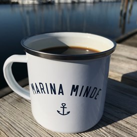 Marina: Die beliebte Marina Minde Emaille-Tasse - Marina Minde 