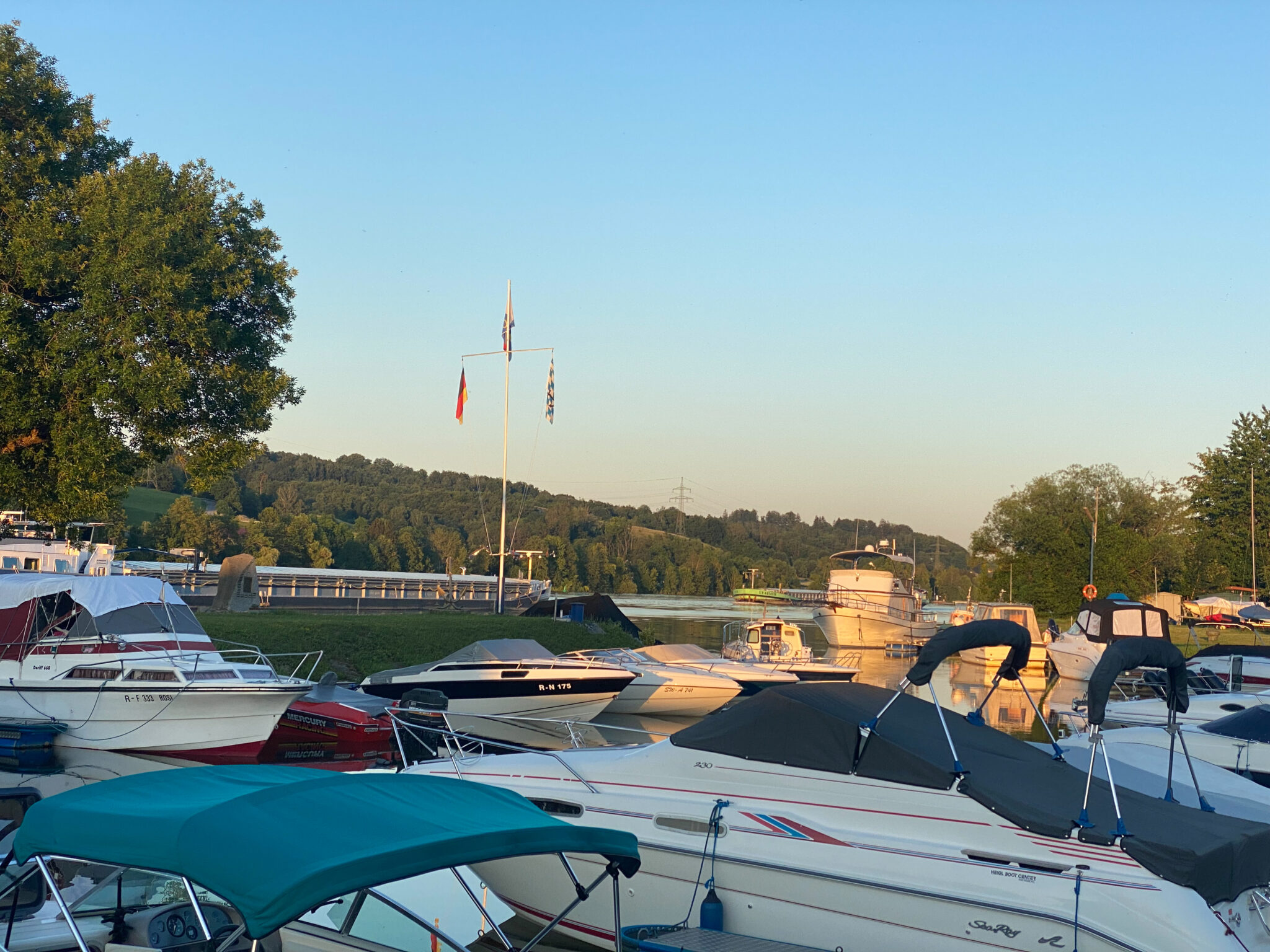 Yachthafen - Duschen - Bäderdreieck - Motor-Yacht-Club Passau