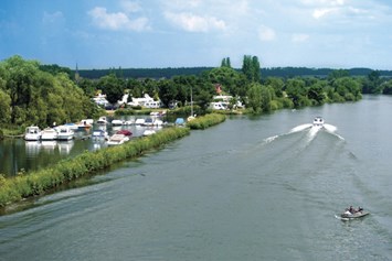 Marina: Bootshafen am Campingplatz Mainblick in Schwarzach- Schwarzenau