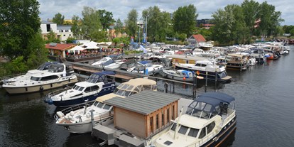 Yachthafen - am Fluss/Kanal - Quelle: www.marina-am-tiefen-see.de - Marina am Tiefen See
