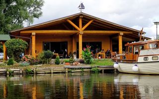 Yachthafen - Die Rezeption mit Hafenkaffee - Bootshafen Eldena