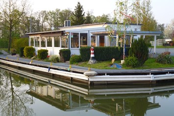 Marina: Yacht-Club Hoffmannstadt Fallersleben e.V.
