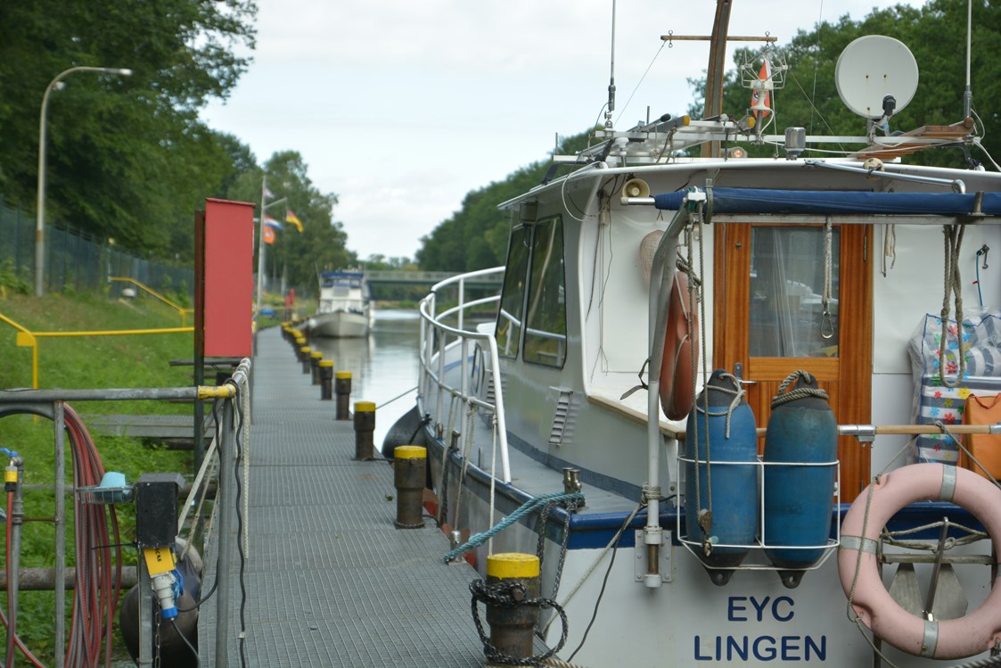 Marina: rechte Steganlage - Ems-Yacht-Club Lingen e.V.