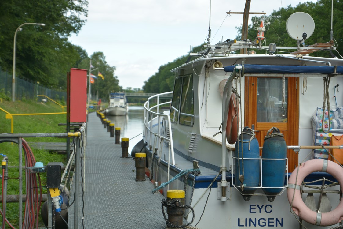 Marina: rechte Steganlage - Ems-Yacht-Club Lingen e.V.
