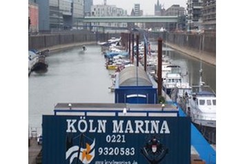 Marina: Rheinau-Sporthafen Köln