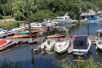 Marina: Boote und Wohnmobile - Lauenburg