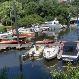 Marina: Boote und Wohnmobile - Lauenburg
