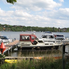 Marina: Blick auf den Zuiegelsee - Möllner Motorboot Club e.V. am Ziegelsee