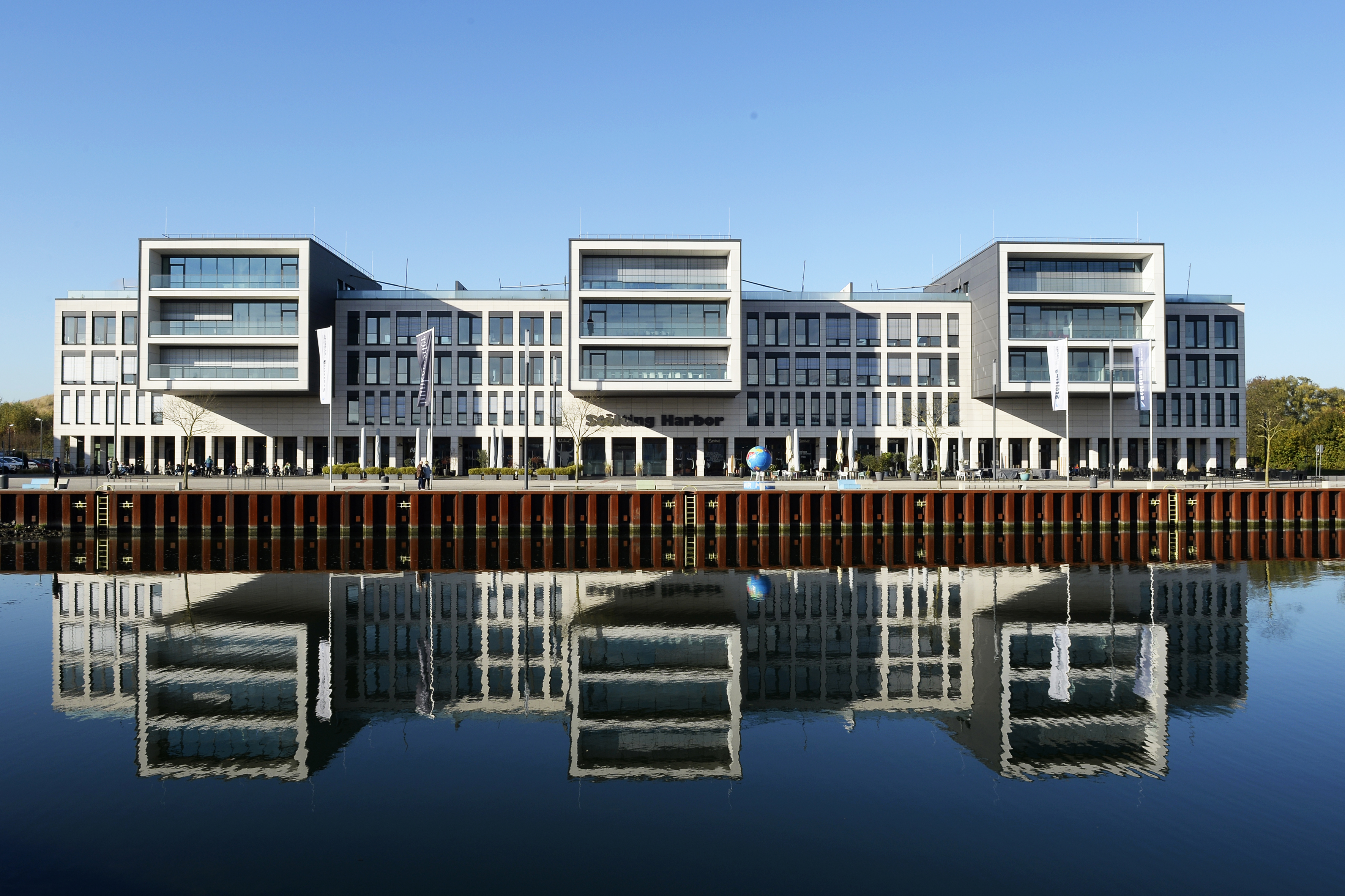 Marina: Marina Stölting mit Sanitäranlagen und Gastronomie  - Stölting Marina