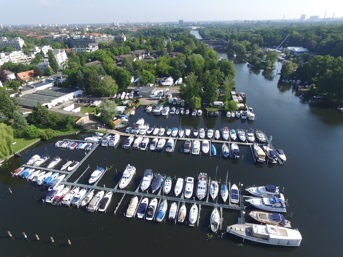 Marina: Hafen am Pichelssee - Bootsstände Angermann oHG