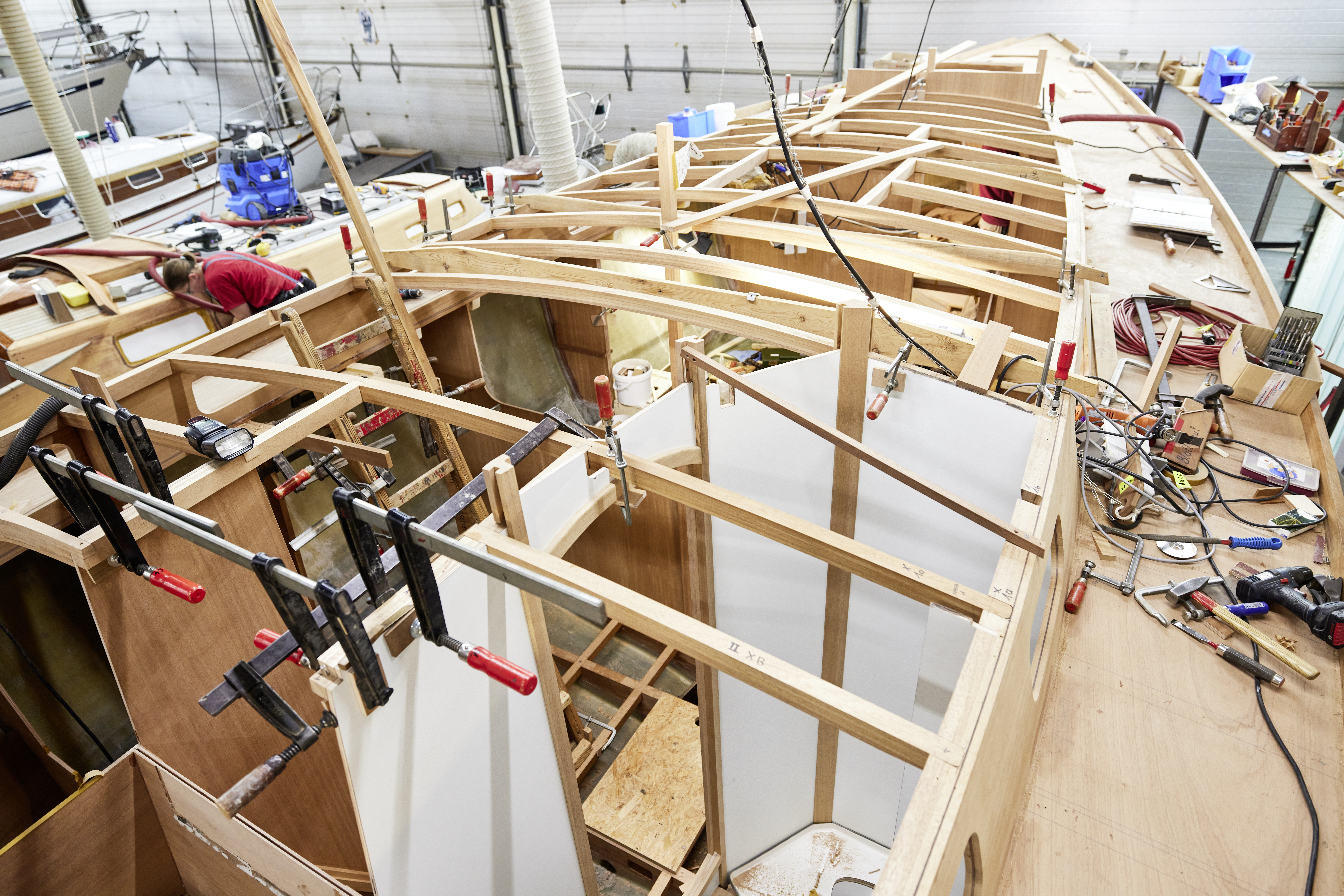 Marina: Scalar-Yachtbau Werkstatt - Bild Henningsen & Steckmest - Henningsen & Steckmest, Grauhöft