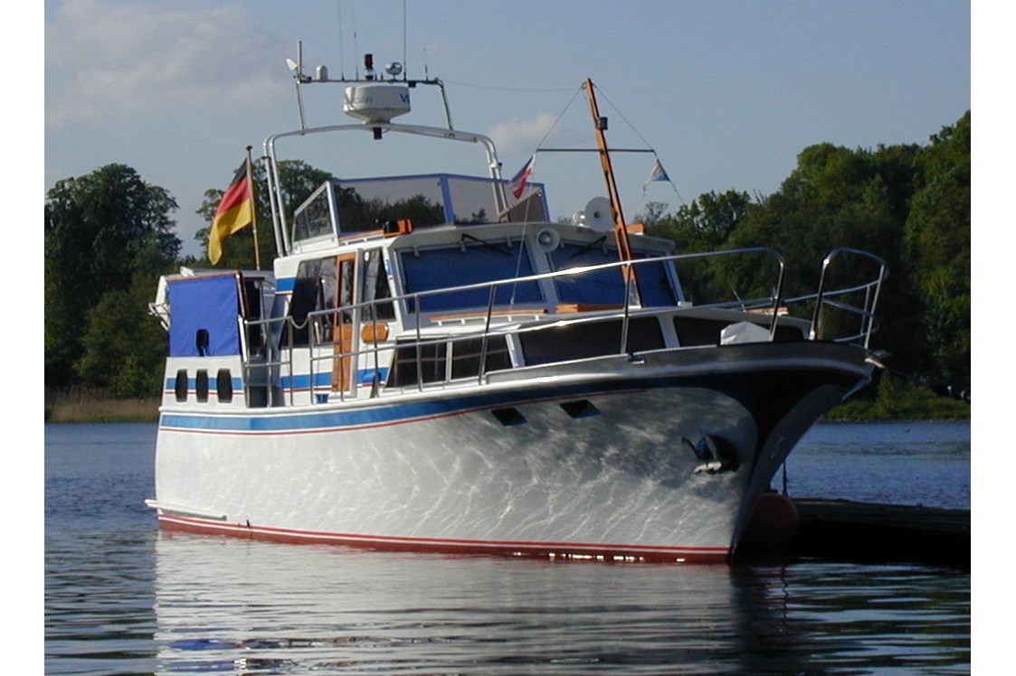 Marina: Unser Servicefahrzeug - Obereider-Yachtservice