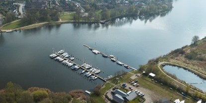 Yachthafen - am Fluss/Kanal - Quelle: http://www.byc-buedelsdorf.com - Büdelsdorfer Yacht Club