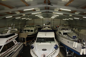 Marina: Temperierte Bootslagerhalle - Yachtservice Schreiber