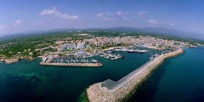 Yachthafen - Stromanschluss - Katalonien - (c) http://www.cnametllamar.com/ - Club Nàutic l´Ametlla de Mar