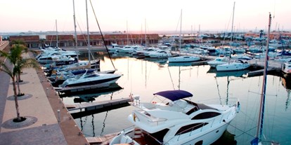 Yachthafen - Frischwasseranschluss - Costa Cálida - (c) http://www.marinadelassalinas.es/ - Marina de las Salinas