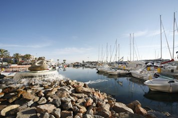 Marina: Bildquelle: http://www.port-st-cyprien.com/ - Port de Saint-Cyprien