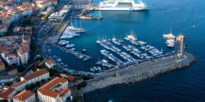 Yachthafen - Frischwasseranschluss - Korsika  - (c) http://www.visit-corsica.com - Port de Plaisance TINO-ROSSI