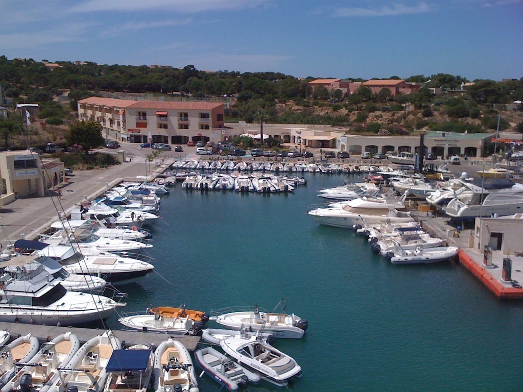 Marina: Bildquelle: http://www.port-de-sant-ambroggio-lumio.fr/ - Port de Plaisance San Ambroggio