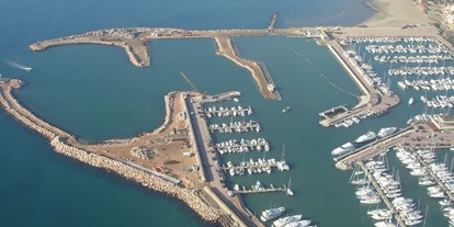 Yachthafen - Stromanschluss - Italien - Bildquelle: www.nettunomarina.com - Marina di Nettuno