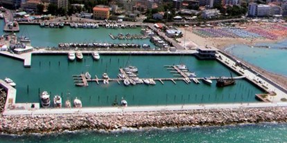 Yachthafen - Duschen - Italien - Quelle: www.marinadicattolica.it - Marina di Cattolica
