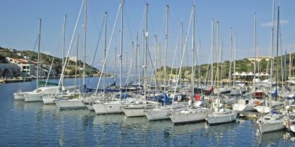 Yachthafen - Sardinien - Bildquelle: www.portosantateresa.com - Porto di Santa Teresa