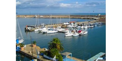 Yachthafen - am Meer - Sardinien - Quelle: http://www.marinadiarbatax.it - Marina di Arbatax