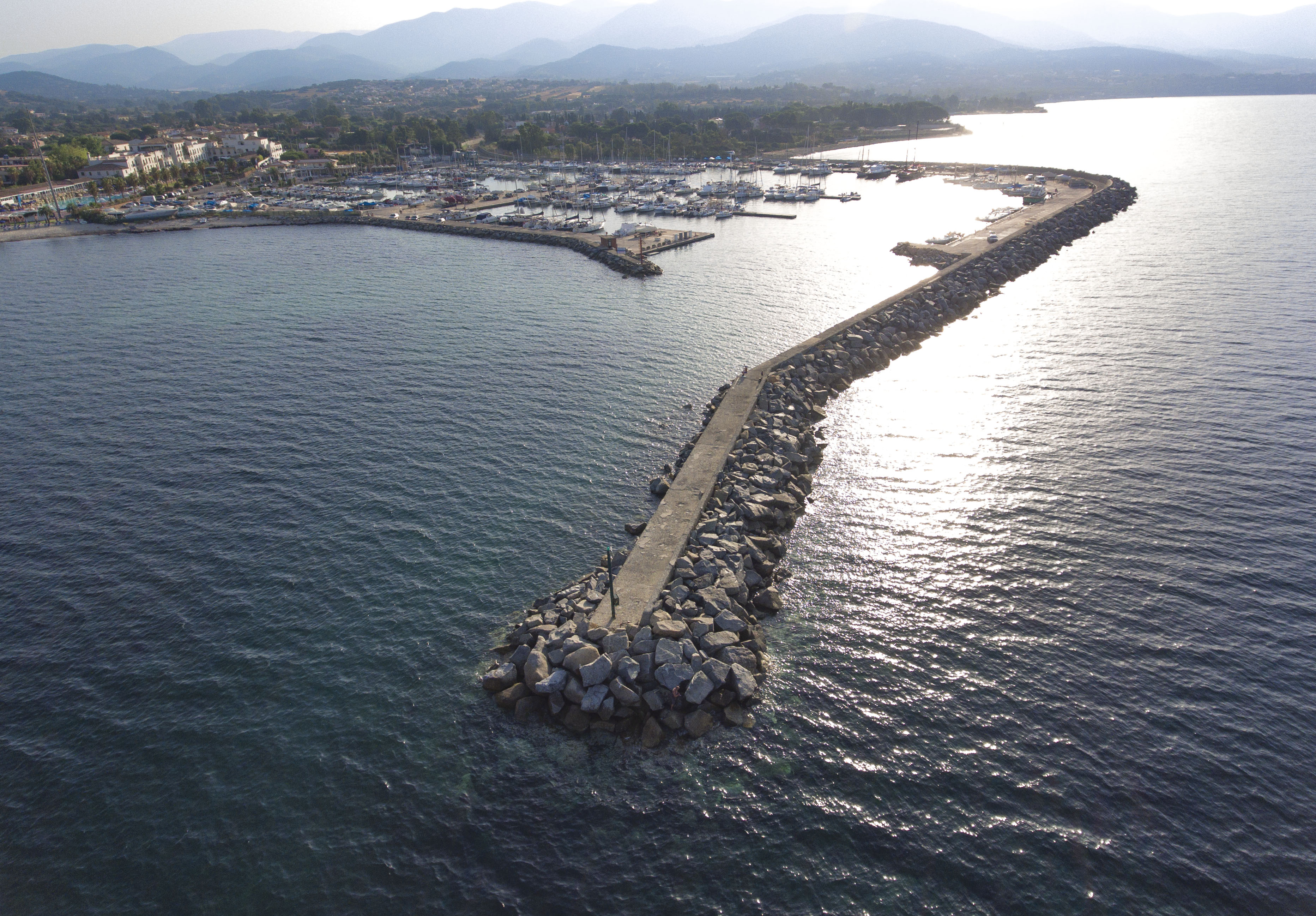 Yachthafen - Stromanschluss - Costa del Sud - Marina di Capitana