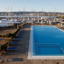 Marina: Schwimmbad 1 - Porto San Rocco Marina Resort S.r.l.