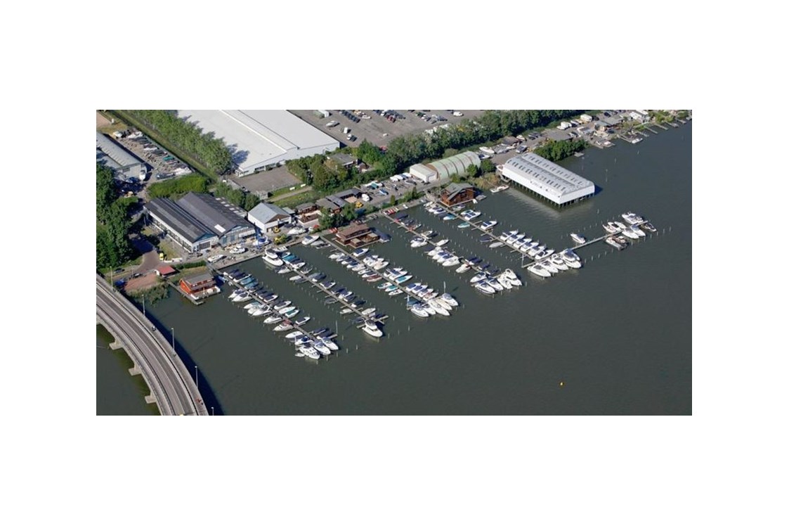 Marina: (c): www.hollandsport.nl - Holland Sport Boat Centre