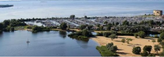 Yachthafen - am See - Bildquelle: www.marinamuiderzand.nl - Jachthaven Muiderzand