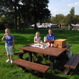 Marina: Westeinderplassen area, 10 free islands for sleepover and picknicks (48 hours) - Kempers Watersport