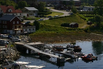 Marina: (c): http://www.auregjestehavn.no/ - Aure Guest harbour